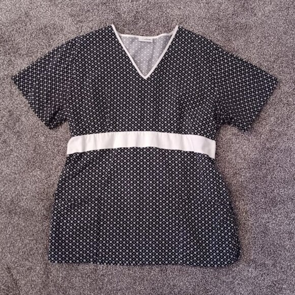 **5 for $25**  LIFE UNIFORMS Black & White Ladies Scrub Top - Size Large - Picture 1 of 6